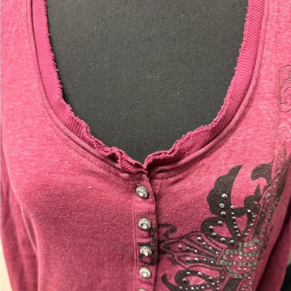 Harley Davidson Women's Burgundy Long Sleeve Top with Butterfly Design. XL - Picture 3 of 11